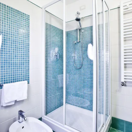 Glatimia ゲストハウス 4*